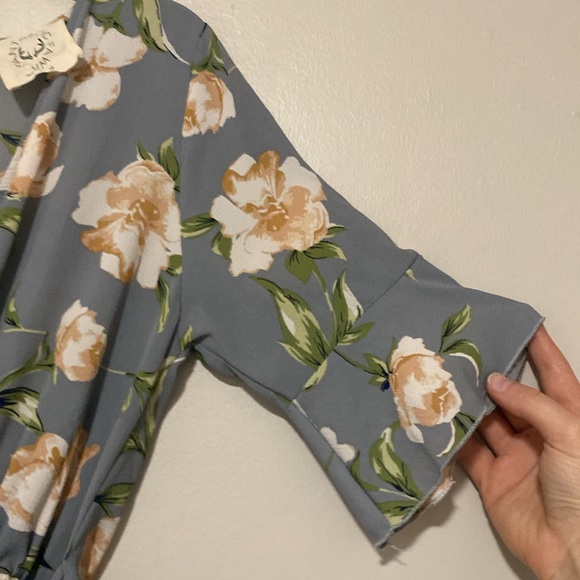 Fantastic Fox Floral Romper Grey Gray Half Sleeve - Size S - Picture 4 of 4